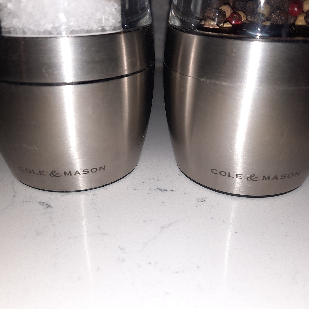 Cole & Mason Stainless Steel Acrylic Salt and Pepper Grinder Set EUC - Picture 5 of 7